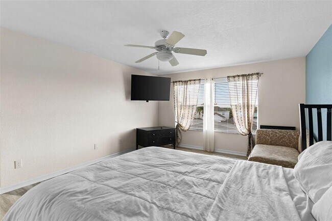 Building Photo - 215 Gleneagles Dr