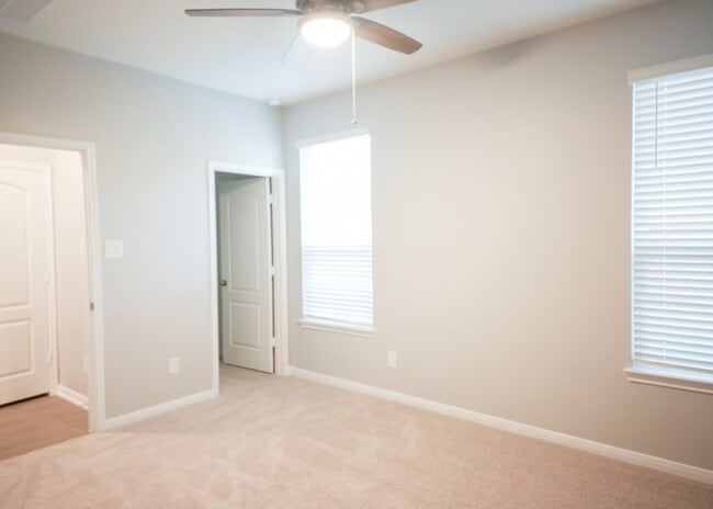 Building Photo - 9406 Castillo Ct