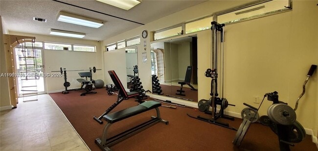 Building Photo - 17890 W Dixie Hwy