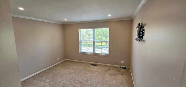Building Photo - 481 Silver Charm Dr