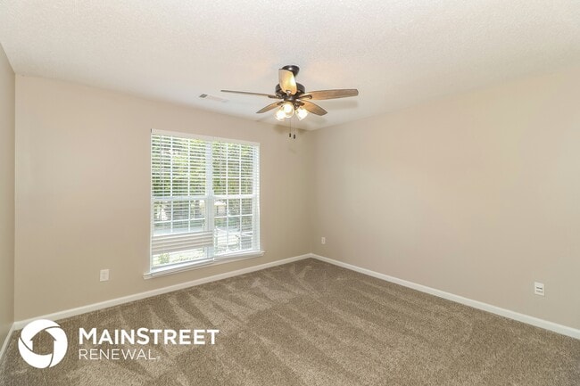 Building Photo - 4425 Bonneville Dr
