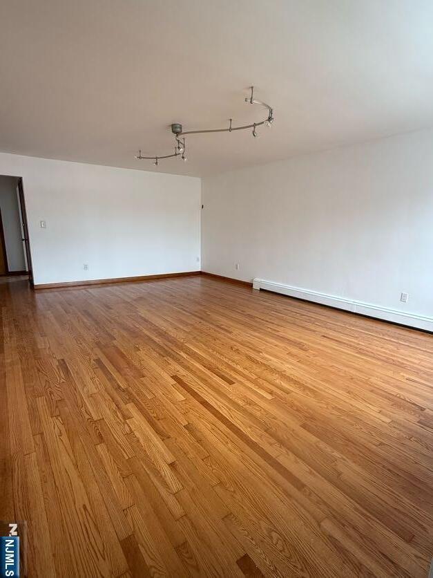 Building Photo - 220 Jersey