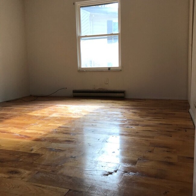 Building Photo - 705 Bunker Hill Rd