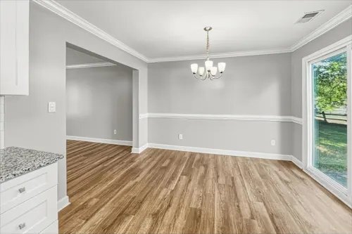 Building Photo - 413 Queens Dr SW