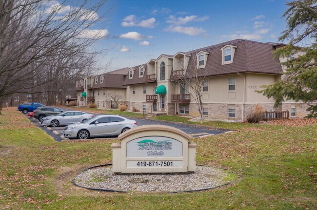 Building Photo - 2104 Stirrup Ln