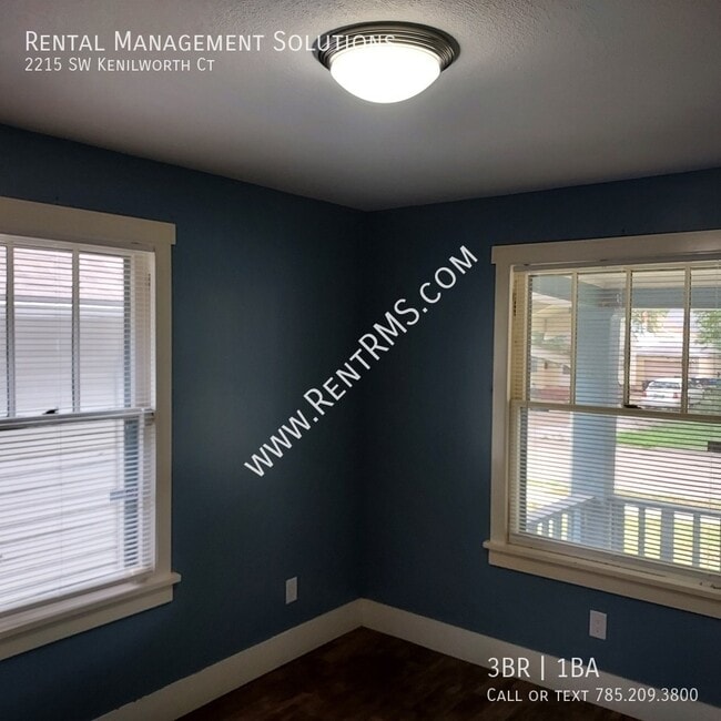 Building Photo - 2215 SW Kenilworth Ct