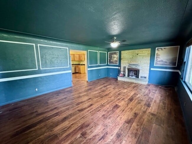 Building Photo - 3-Bedroom Country Home on Nearly 5 Acres with Detached Garage