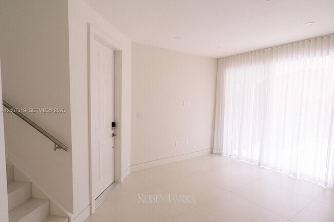 Building Photo - 8167 NW 108th Ct