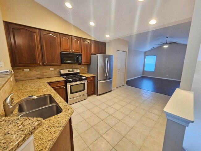 Building Photo - 2931 Stockton Ct