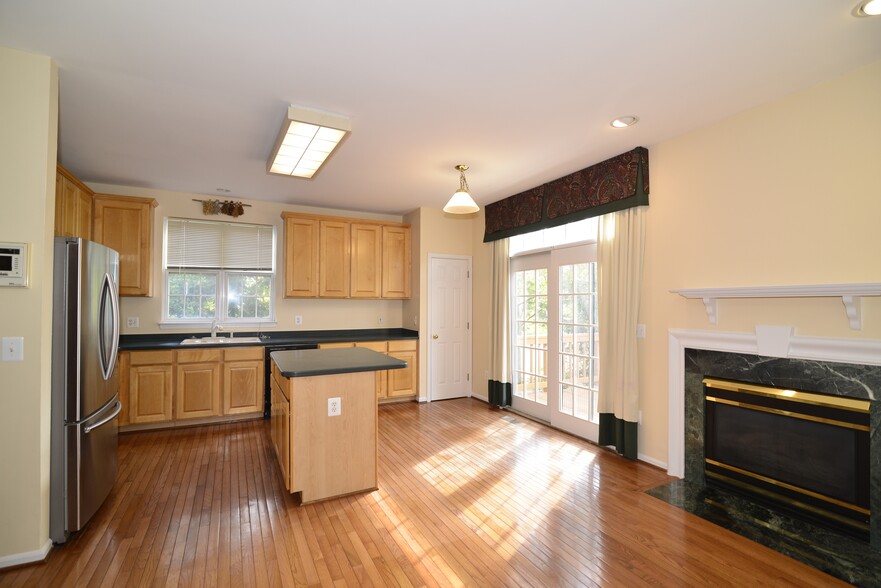 Family and Kitchen - 11401 Abner Ave