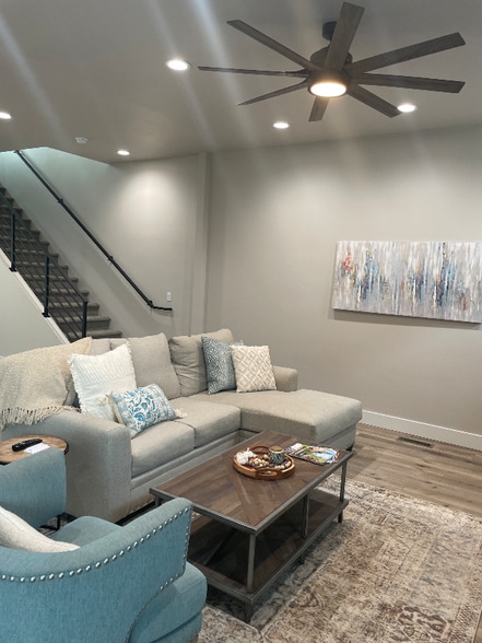 Building Photo - 2705 W Woodlawn Ave