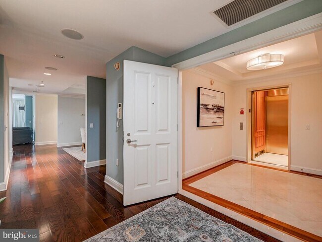 Building Photo - 801 Key Hwy