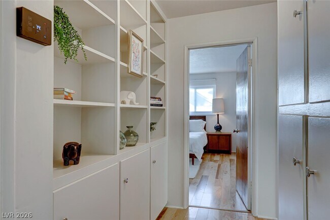 Building Photo - 1245 S 15th St