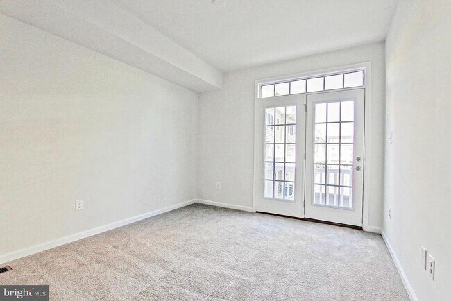 Building Photo - 13652 Endeavour Dr