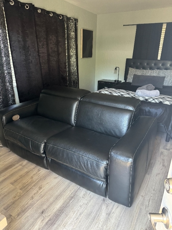 Building Photo - 420 SE 9th Ct