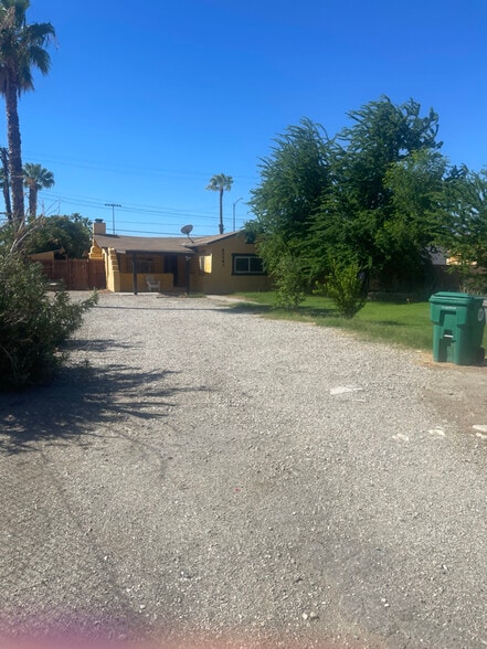 Primary Photo - 82481 Valencia Ave