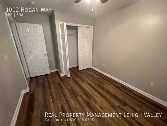 Building Photo - 1002 Hogan Way