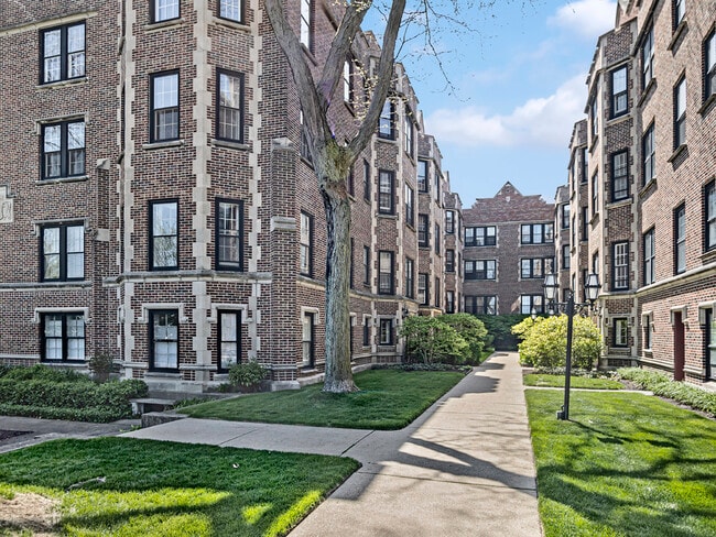 Building Photo - 594 Sheridan Square