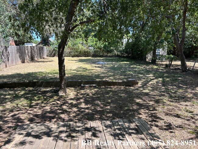 Building Photo - 431 S Pittsburg Ave