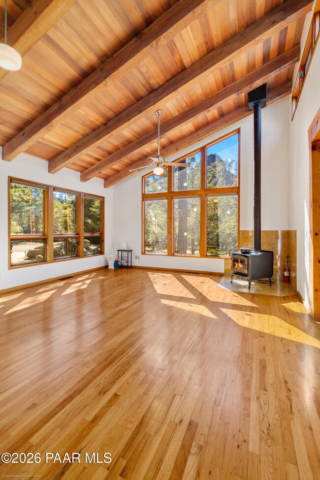 Building Photo - 2255 Pine Dr