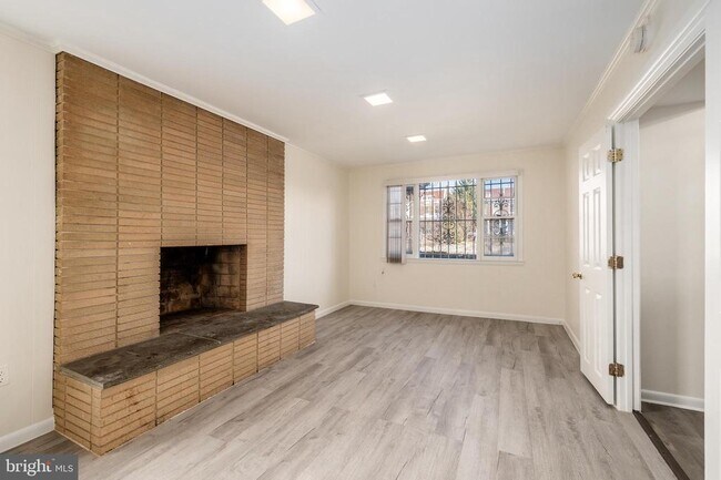 Building Photo - 4208 16th St NW