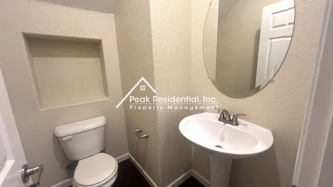 Building Photo - Updated 3bd/2.5ba Home near Cosumnes River...