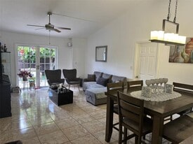 Building Photo - 2310 Plum Ct