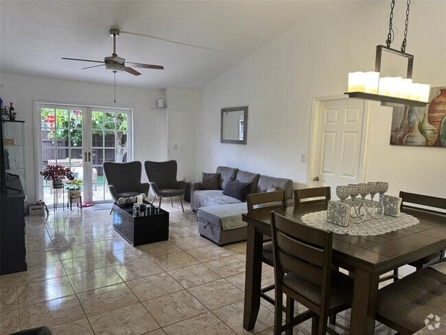 Building Photo - 2310 Plum Ct
