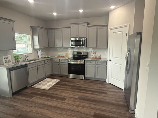 Building Photo - 8104 Patagonia Dr