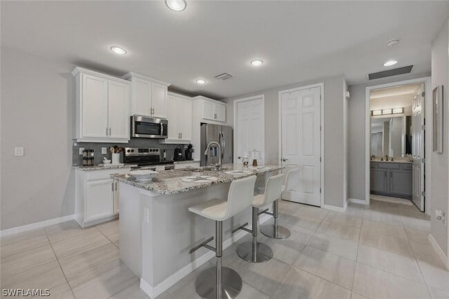 Building Photo - 14827 Edgewater Cir