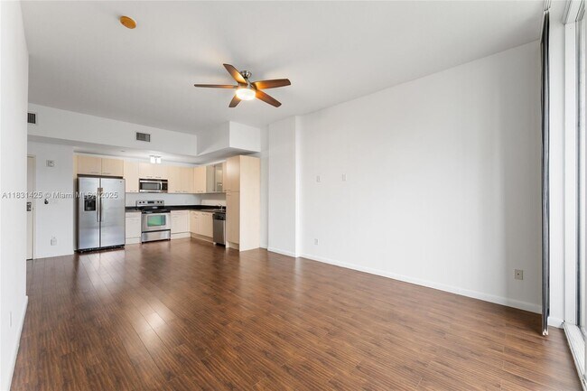 Building Photo - 1350 NW 8th Ct