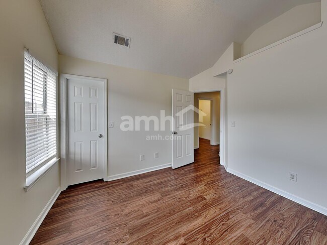 Building Photo - 4729 Score Ct