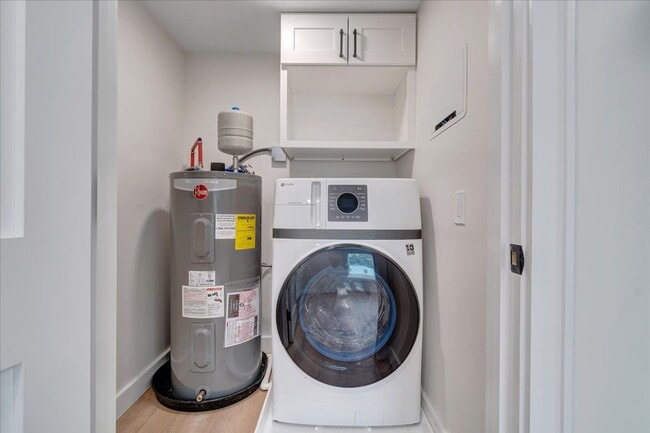 Building Photo - Newly Renovated 1BR & 2BR Apartments in Vinton - Premium Finishes!