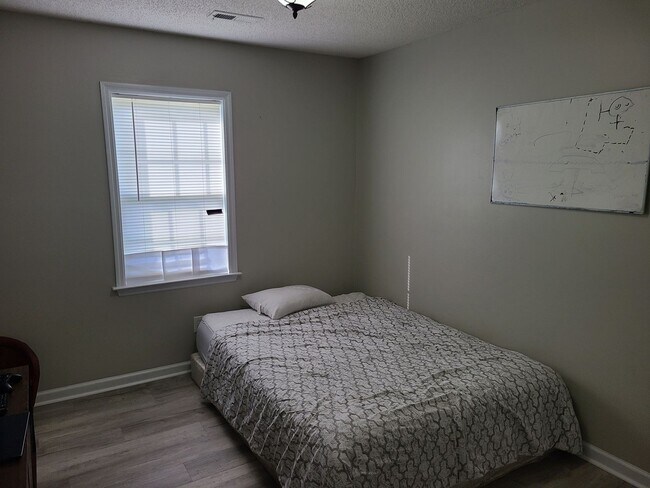 Building Photo - Beautiful 3 bedroom 2 bath home in Sneads Ferry - Seabird Estates