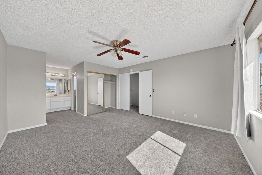 Building Photo - 389 Summer Creek Ct