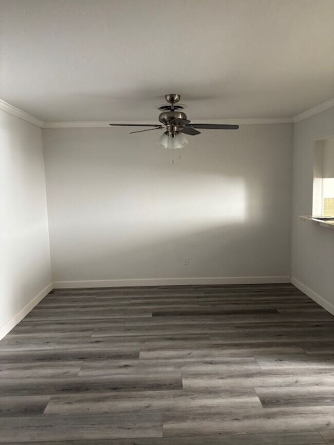 Building Photo - Very Clean Condo in Kern City!  2 Bedrooms...