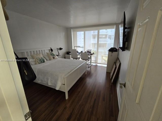 Building Photo - 1440 Brickell Bay Dr