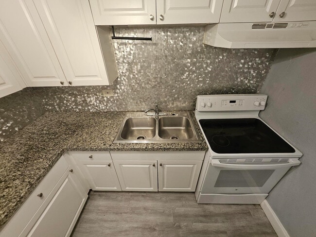 Building Photo - 1600 NW 93rd St