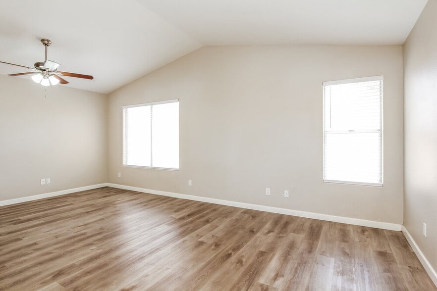 Building Photo - 7045 N 28th Ave