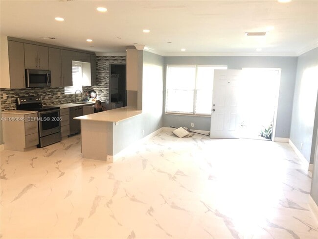 Building Photo - 223 SW 10th St