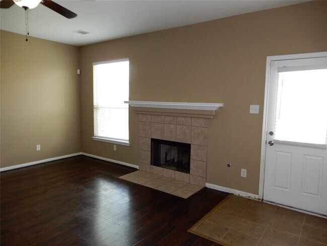 Building Photo - 21126 Field House Ct