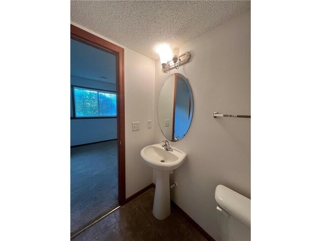 Building Photo - 5026 Yuma Ln N