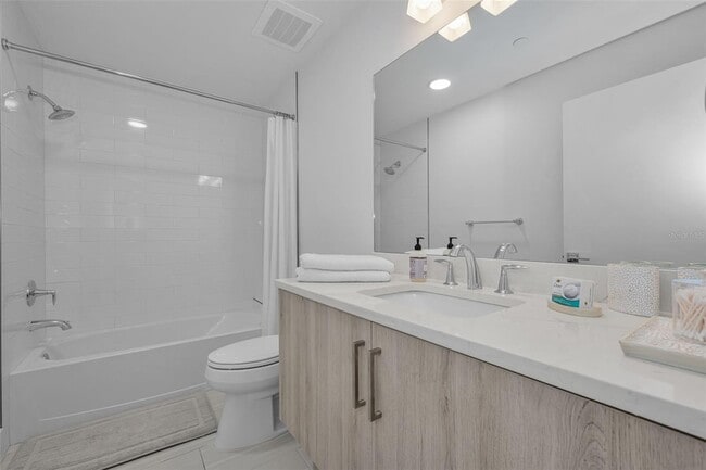 Building Photo - 415 Island Way