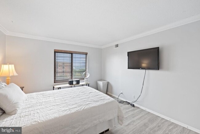 Building Photo - 203 Yoakum Pkwy