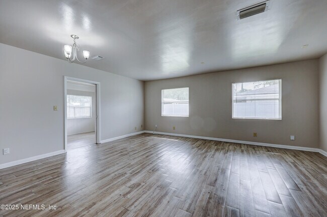 Building Photo - 803 Barbados Rd