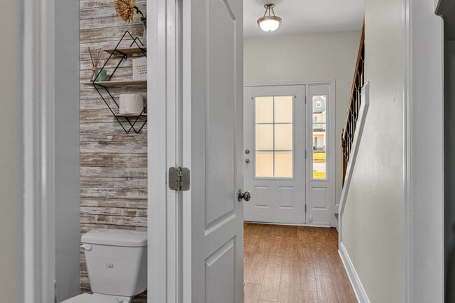 Building Photo - 218 Maidstone Dr