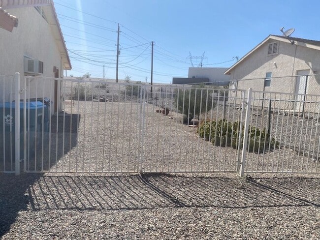Building Photo - 1391 McCulloch Blvd S