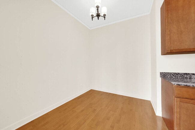 Building Photo - 450 E Waterside Dr