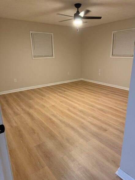 Building Photo - 135 Anzie Way