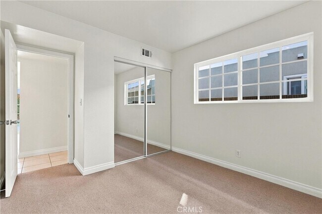 Building Photo - 6912 Tahiti Dr